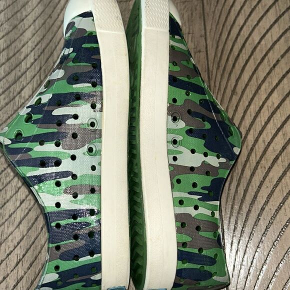 Camo Natives Made 4 Adventure ⛺️ Great at Pool 🏊 or beach 🏖️ easy to clean 🧼 - Picture 7 of 17